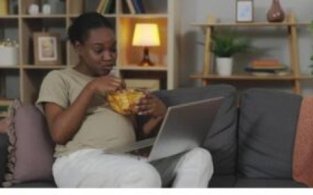 Pregnant Woman Bursts Husband Having Sex with Another Man