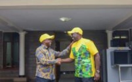 Njogu wa Njorogu Shows Uhuru The Middle Finger