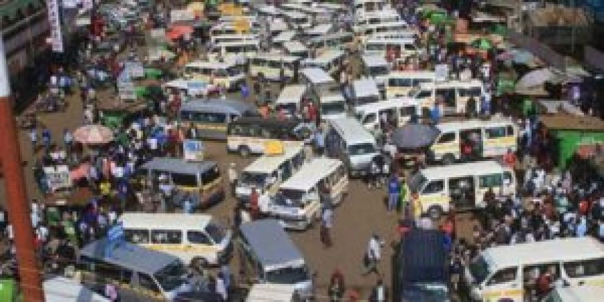 Eldoret Conductor Caught Red Handed Having Sex In A Matatu.